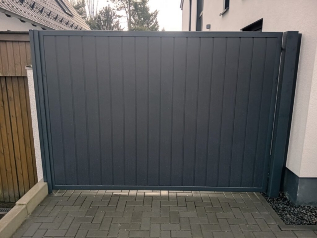 Sichtschutztor (Kunststofffüllung)